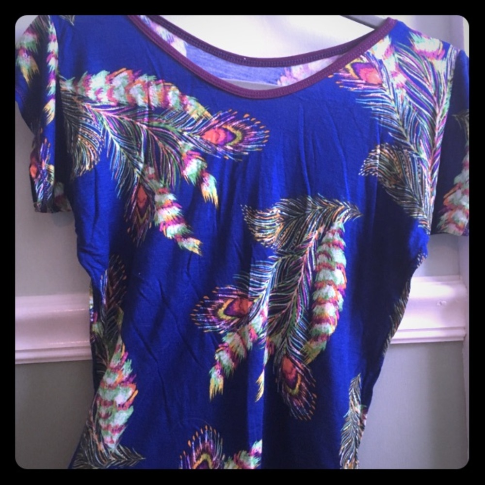 Keyhole back T-shirt